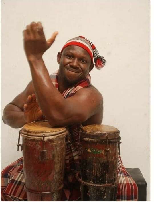  Igbo man drumming